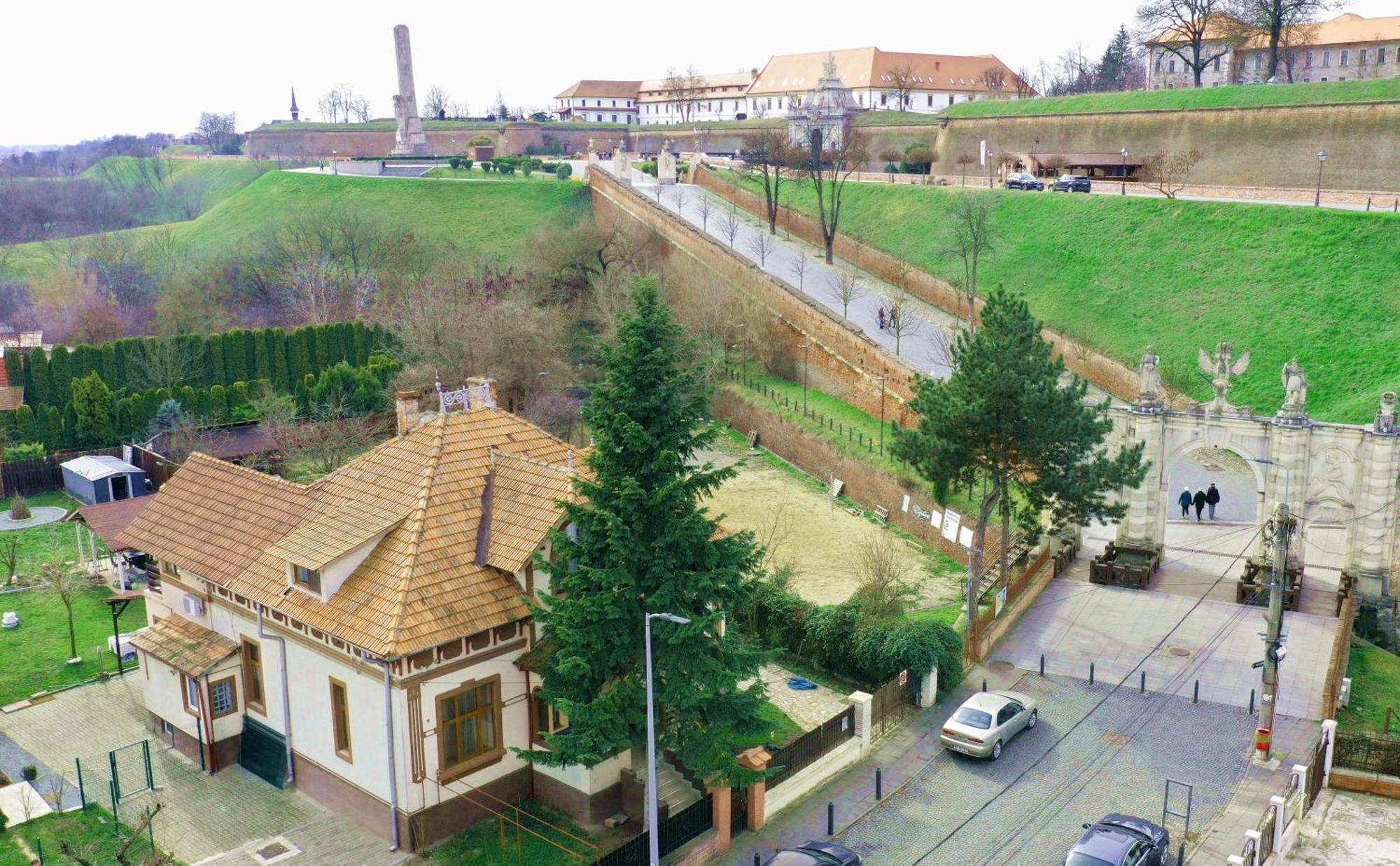La Poarta Cetatii Vila Alba Iulia Exterior foto