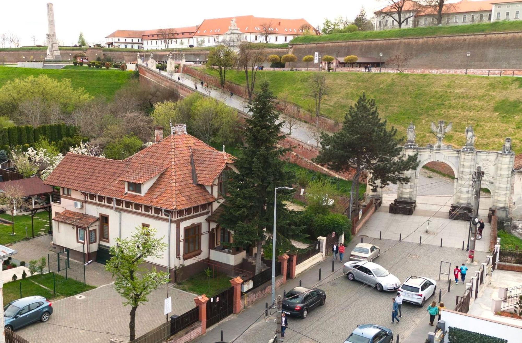 La Poarta Cetatii Vila Alba Iulia Exterior foto